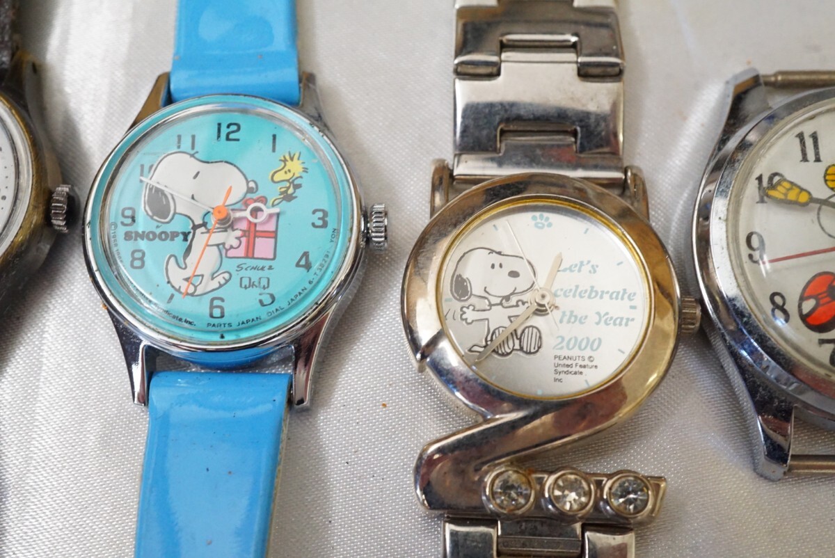 F968 SNOOPY/ Snoopy Charlie * Brown PEANATS character wristwatch face face accessory large amount together . summarize immovable goods 