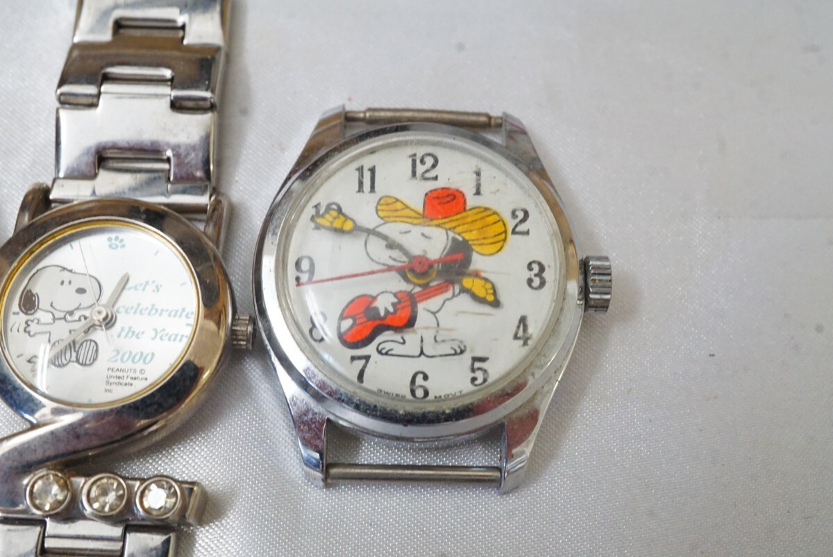 F968 SNOOPY/ Snoopy Charlie * Brown PEANATS character wristwatch face face accessory large amount together . summarize immovable goods 