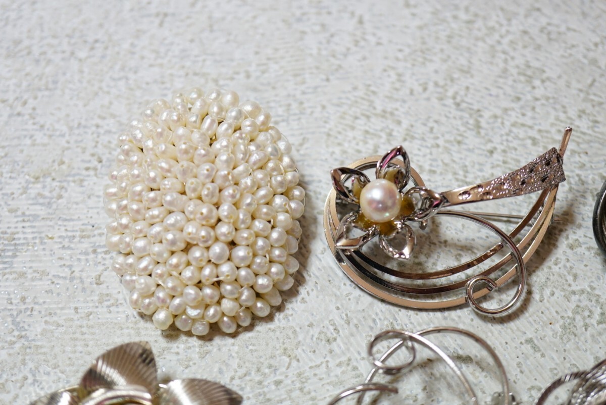B2259 アコヤ真珠など 本真珠 パール ブローチ 帯留め含む ヴィンテージ アクセサリー 大量 セット まとめて おまとめ まとめ売り_画像4
