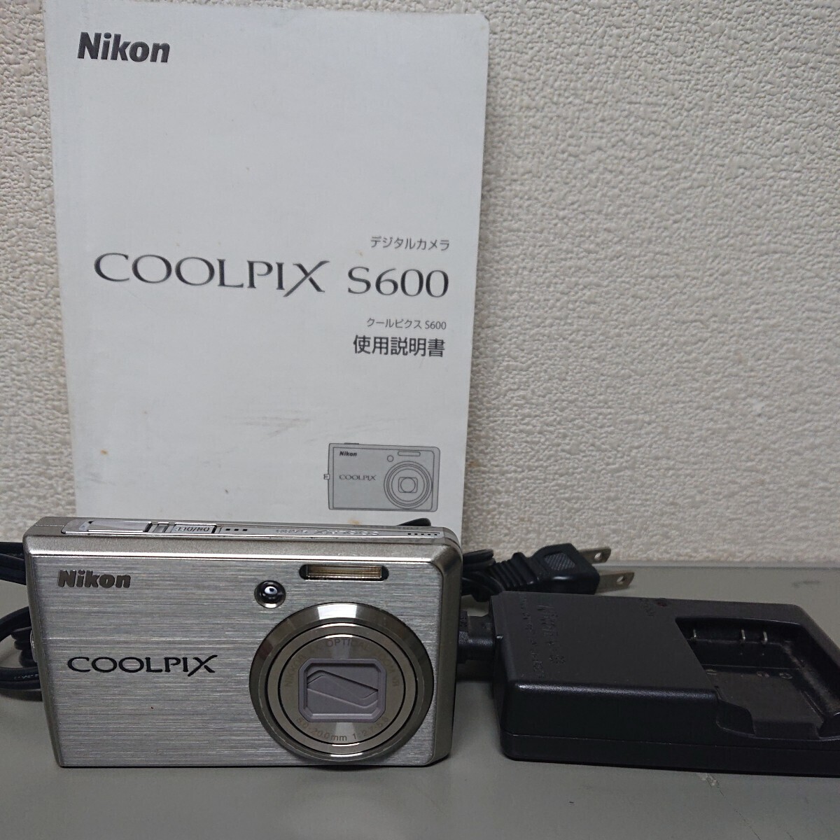 Nikon ニコン COOLPIX S600 デジタルカメラ チタンシルバー 動作確認済み _画像1