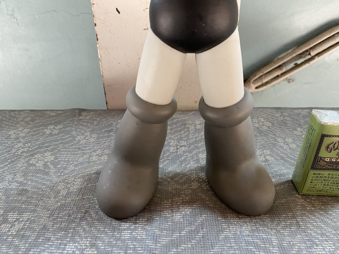 鉄腕アトム モノクロ 31.5cm ハイグレードフィギュア ソフビ人形▼昭和レトロの画像4