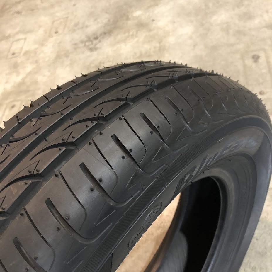 保管袋付 (BS011.7) 送料無料[1本] YOKOHAMA BluEarth AE-01F　175/70R14 84S 2020年製造 室内保管 フィット カローラアクシオ 175/70/14_画像2