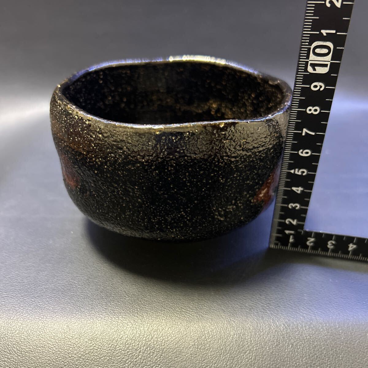 H19-9 茶道具 抹茶碗 楽焼 黒楽茶碗 銘:樂　サイズ:直径11.5cm、高さ8cm_画像9