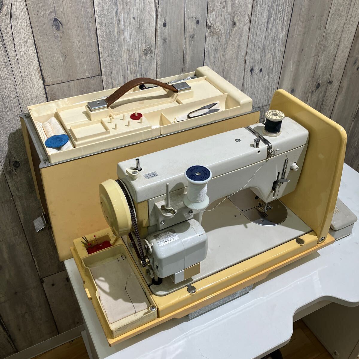 JANOME швейная машина M-11008 работа товар ( электризация рабочее состояние подтверждено ) Vintage 