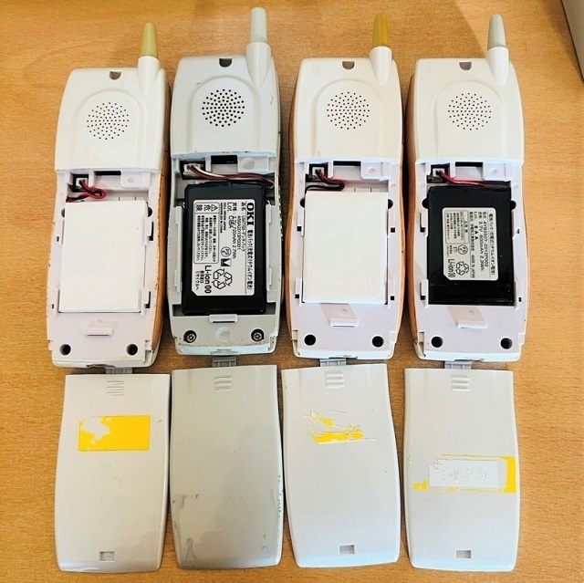 【中古】OKI　デジタルコードレス電話機　本体4台　充電台3台　ACアダプタ4個　デジタルコードレス増設接続装置2台[249103000540]_画像3
