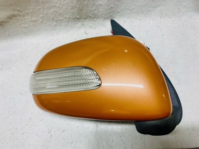 H19y L650S Daihatsu Mira Gino б/у правая сторона правый с электрорегулировкой 7P поворотник на боковом зеркале есть R44 абрикос сладости orange серия?