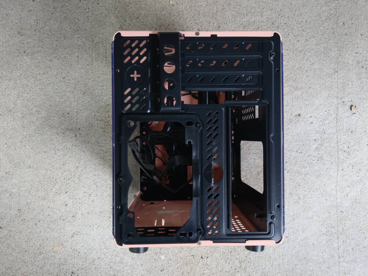 pccase01-w マイクロATX用超小型PCケース　ピンク色にリペイント　その２_画像8