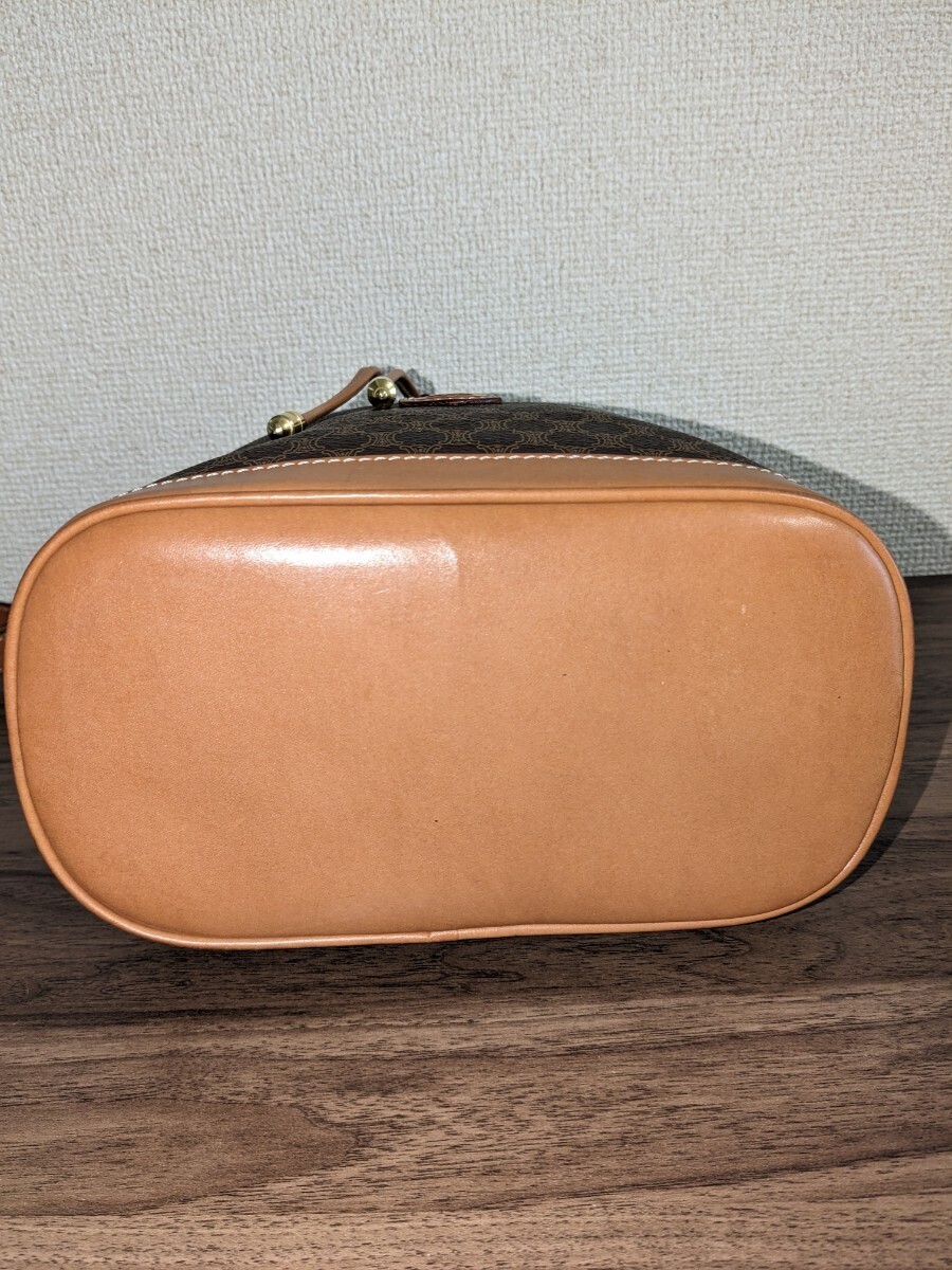 美品 CELINE　セリーヌ マカダム　型押し巾着　ショルダーバッグ 肩掛け サイドジップ vintage ヴィンテージ　オールドセリーヌ 希少_画像6