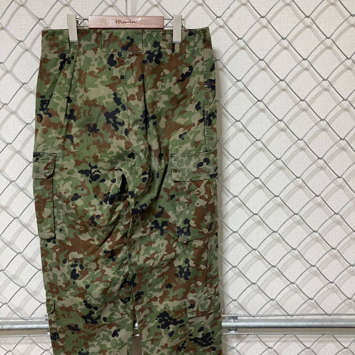 陸上自衛隊 2013年度 迷彩柄 作業服ズボン パンツ 静電 難燃加工 IR迷彩 4A_画像2
