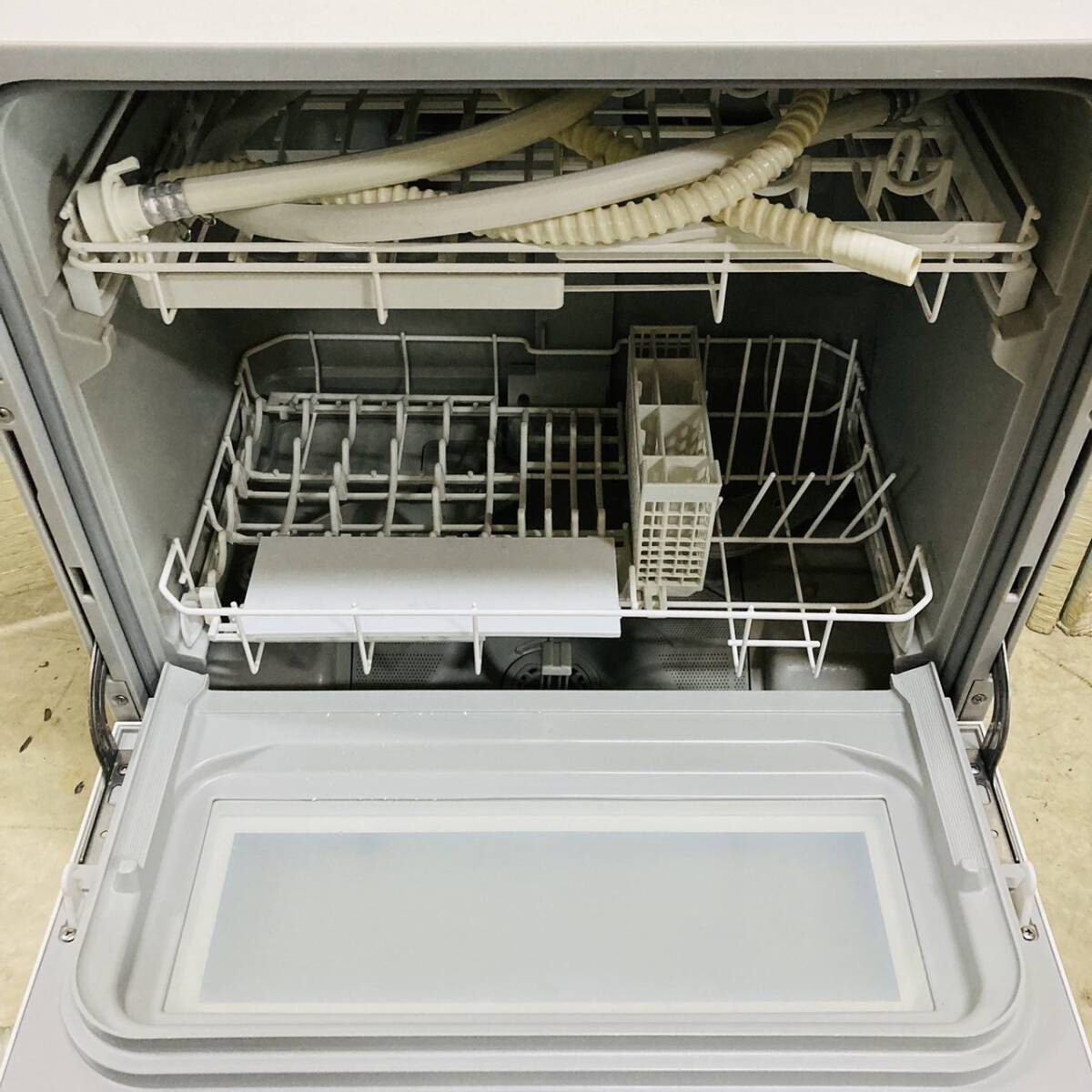 Panasonic パナソニック 電気食器洗い乾燥機 NP-TH1-W ホワイト 食洗器 卓上型 食器容量約5人分 動作品 2018年製/053-06_画像4