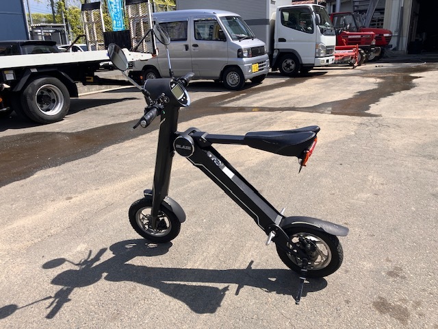 宮城県発 BLAZE SMART EV 電動スクーター 折り畳み可 車体のみ 要原付免許 中古 売切!!_画像2