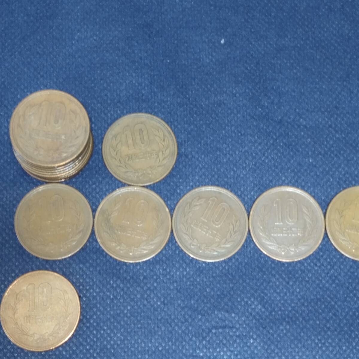 10円硬貨ー昭和30年～39年【55枚】の画像2