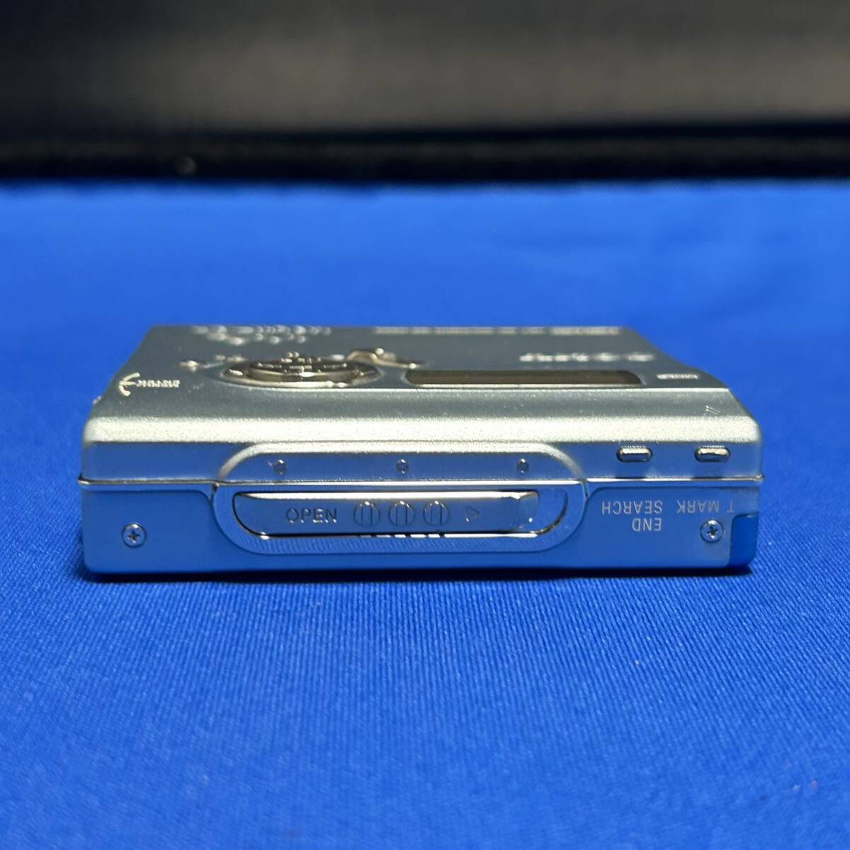 SONY ポータブル MDウォークマン WALKMAN レコーダー ソニー プレーヤー 2005年製 MZ-N920 メタリックブルー 長期保管品 通電/動作一部確認_画像4