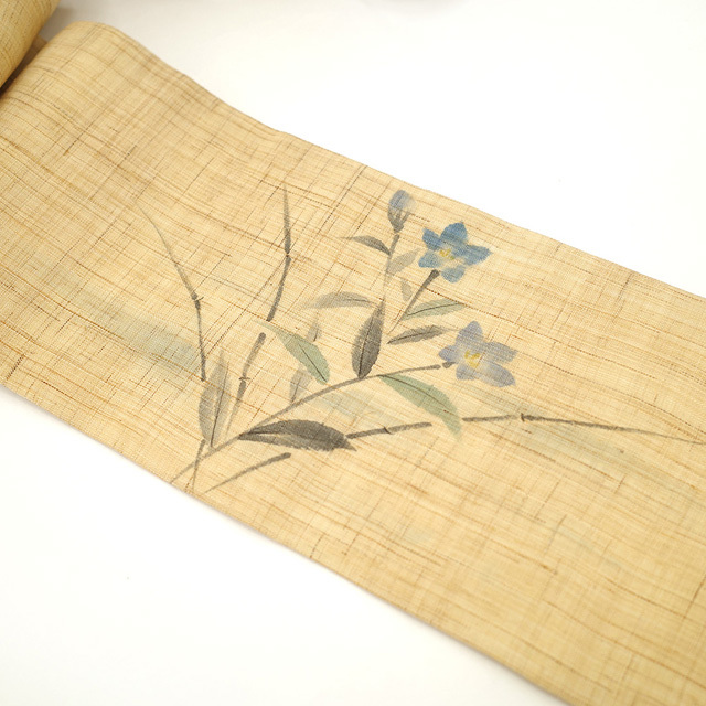 夏物 名古屋帯 九寸 麻 作家物 落款 手描き 薄茶ベージュ色 生成り色 桔梗 花 夏 カジュアル 美品 新古品 仕立て上がり みやがわ sb52483_画像6