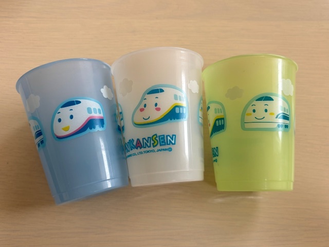 ミニコップ　SHINKANSEN SANRIO サンリオ　シンカンセン　2002年　白　水色　黄緑　3個セット　220ＭＬ　井上工業　8.5ｃｍ　日本製_画像1