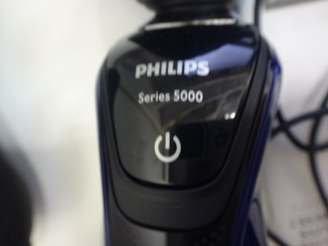 PHILIPS　フィリップス　Series5000　電動シェーバー 動作確認済_画像6