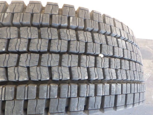 r521-15 * used wheel attaching studdless tires 245/70R19.5 136/134J Dunlop truck wheel 1-0