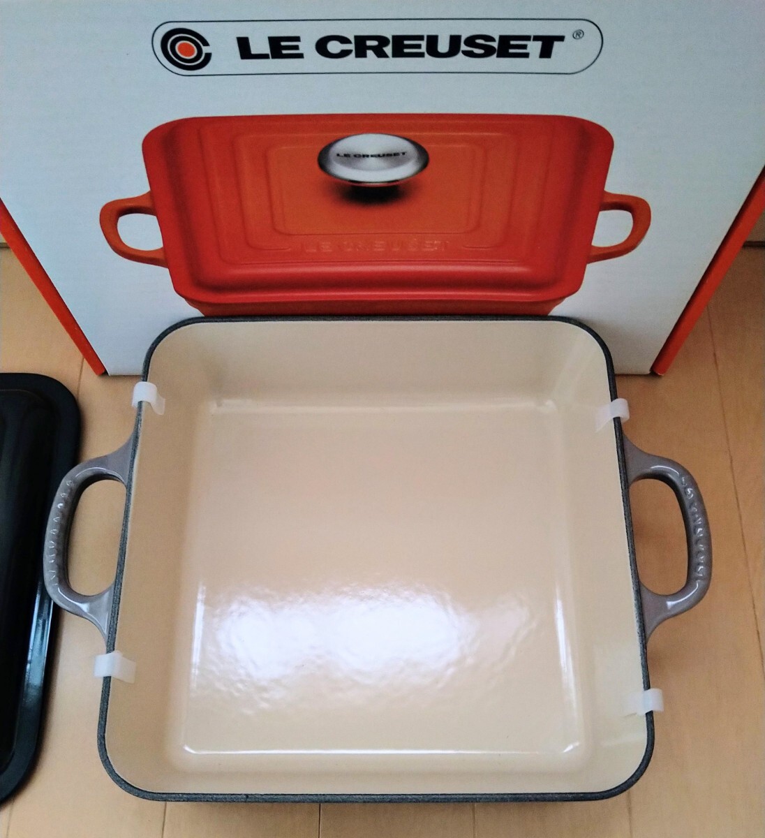 未使用 ル・クルーゼ シグニチャー ココット・スクエア 24cm フリント LE CREUSET ホーロー鍋 グレー モノトーン_画像2