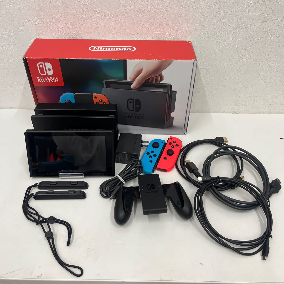 故障品 新型 NINTENDO SWITCH 本体のみ HAC-001(01) マリオ 故障品 新型 NINTENDO SWITCH 本体のみ HAC-001(01) マリオ