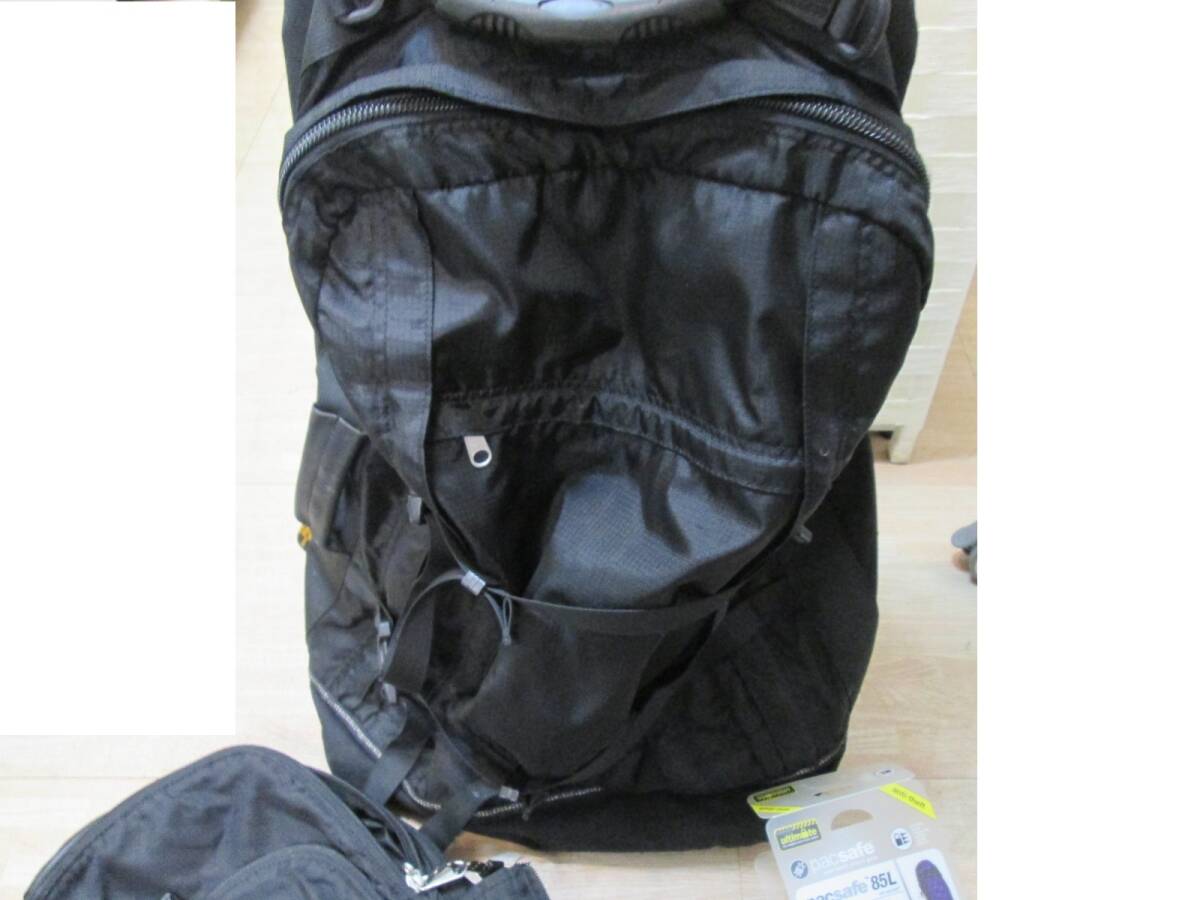COROURA　キャリー Pacsafeパックセーフanti-theft backpack&bag protector 85L solo tourist リュック ３点セット_画像9