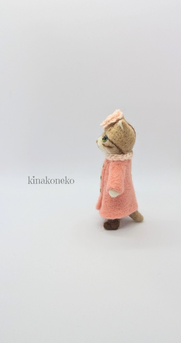 猫 フレッシュピンクのコート猫 羊毛フェルト ハンドメイド ミニチュア インテリア雑貨 kinakoの画像6