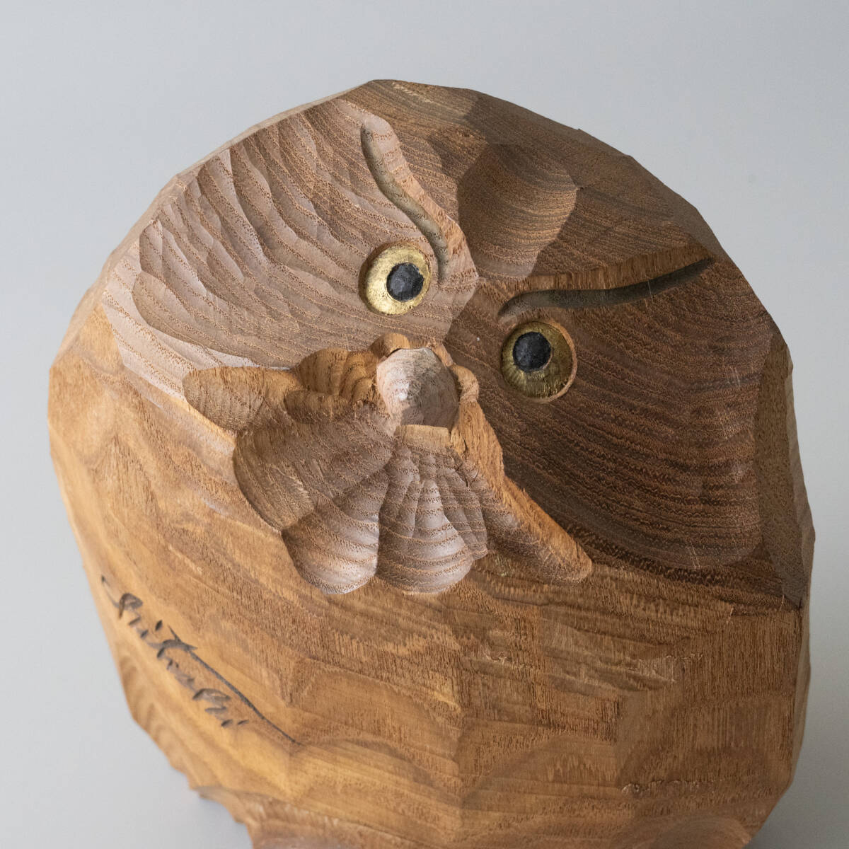 銘有 木彫りのフクロウ 梟 置物 オブジェ 民芸 木彫り 木製彫刻 動物 鳥_画像2