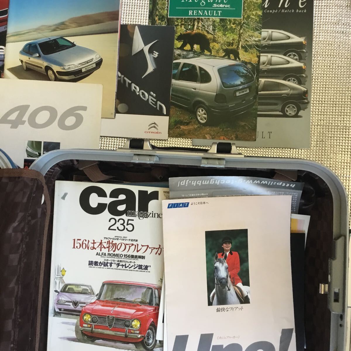 イタリア、フランス車に関する各種メーカーパンフレット、CG、ティーポ、NAVI、スーツケース一杯分。_画像5