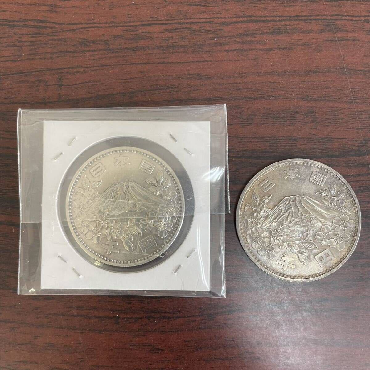 【TS0427】東京オリンピック 1000円銀貨 おまとめ セット 2枚 1964年 昭和39年 東京五輪 銀貨 千円 硬貨 記念貨幣 オリンピック 桜 富士山の画像4