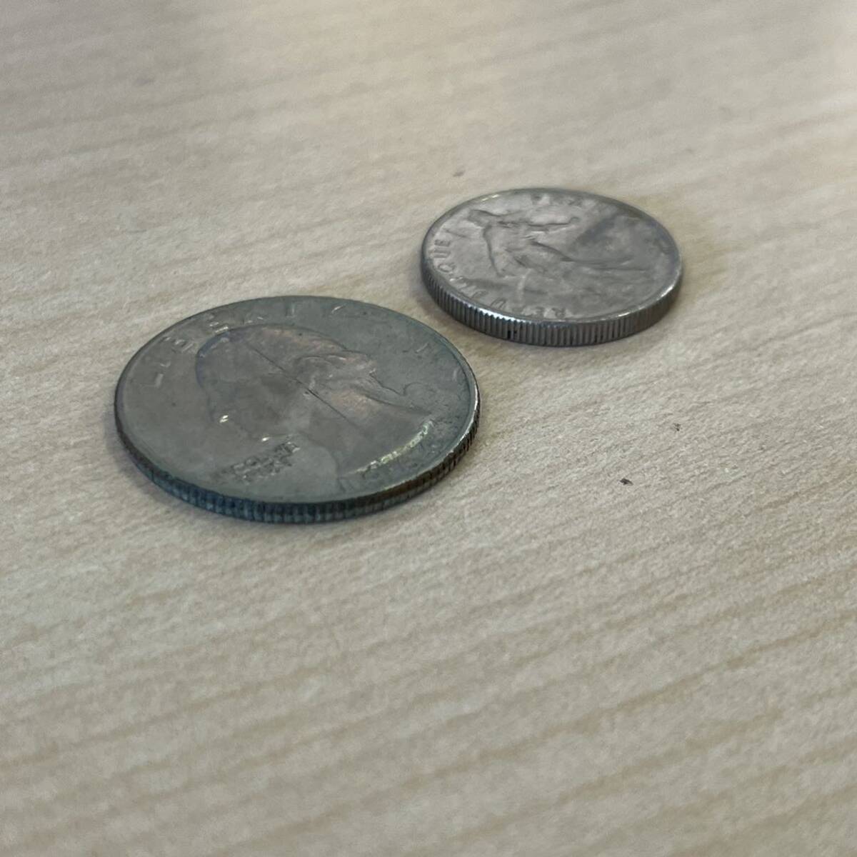 【T0504】海外 外国 硬貨 古銭 貨幣 コイン アメリカ リバティ クォーターダラー 1/2 FRANC コレクション の画像2