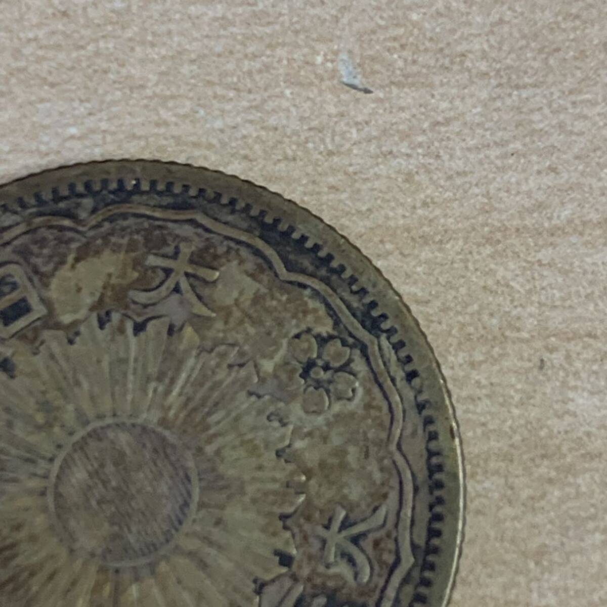 【T0512】小型 五十銭 硬貨 大正十五年 15年 銀貨 貨幣 古銭 コイン 日本 コレクション アンティーク 日本 約5.0g _画像7