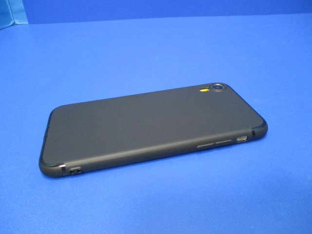 iPhoneXR ケース（6.1インチ）シンプル ソフト ケース ブラック 黒 TPU 装着・脱着簡単 スリムデザイン ストラップホール_画像5