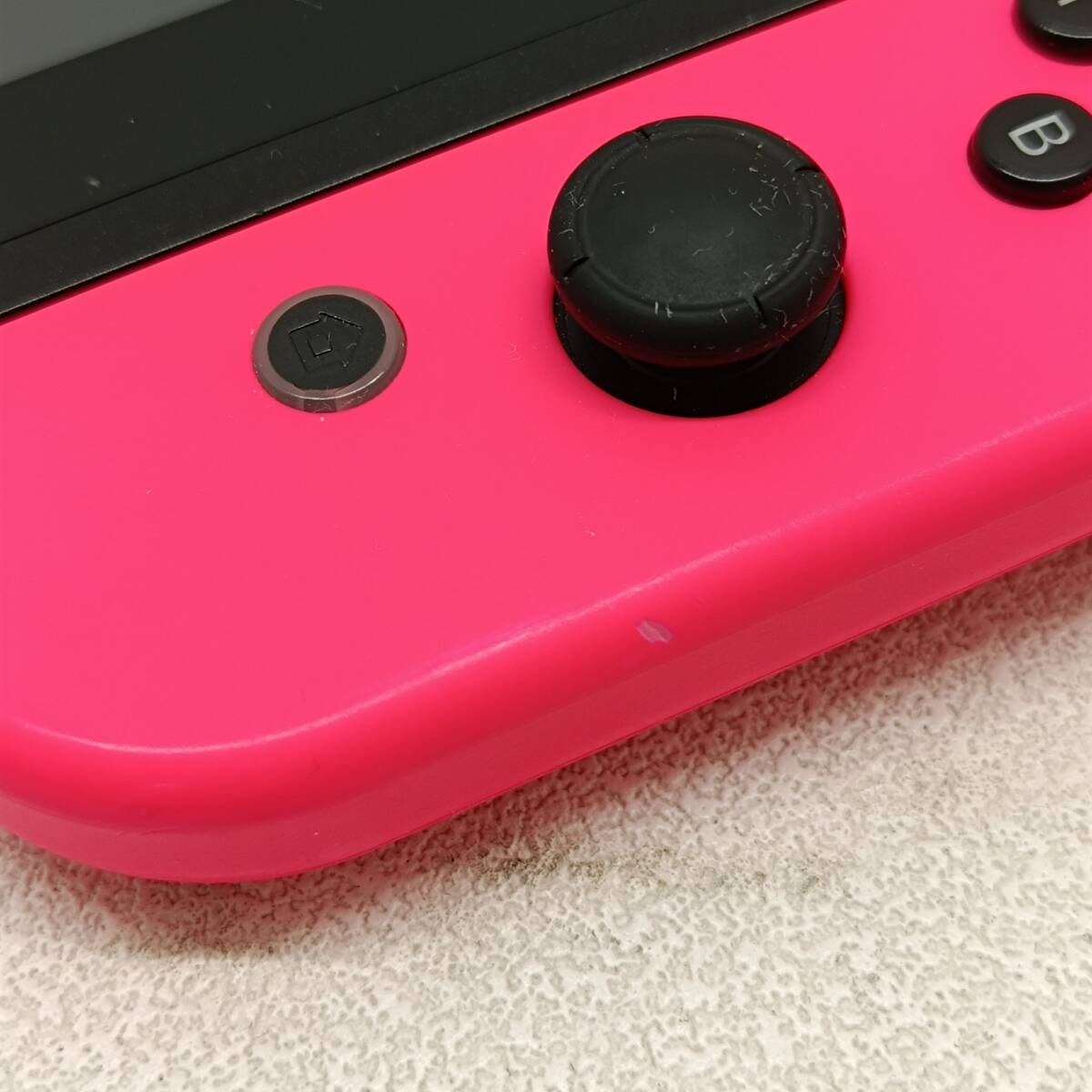 070）A 〈ジャンク品〉ニンテンドーSwitch 本体＋ジョイコンのみ(ネオングリーン/ネオンピンク) HAC‐001【動作確認/初期化済】_画像6