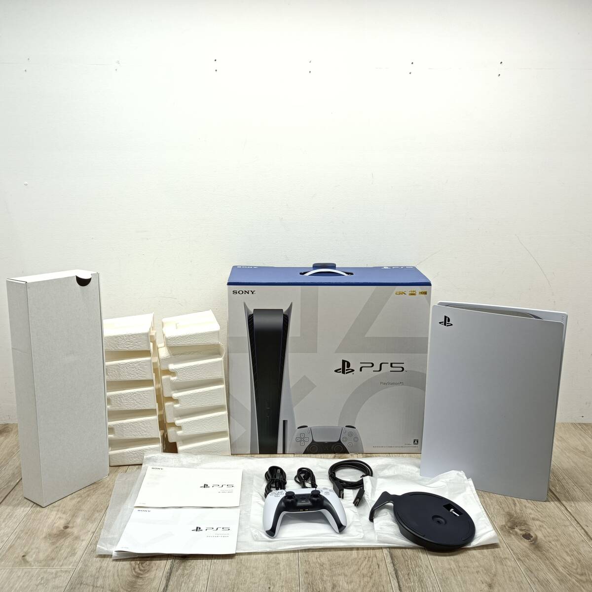 072）A 〈中古品〉Playstaion5 PS5 ディスクドライブ搭載 本体 CFI-1100A【動作確認/初期化済】_画像1