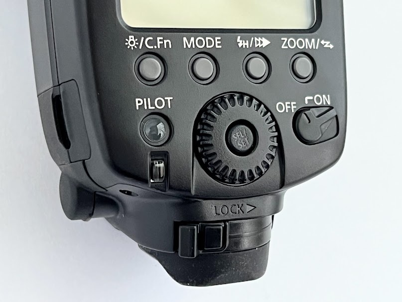 【動作チェック済・使用数少ない美品】Canon キヤノン 純正 スピードライト 580EX II 台座 ケース付属の画像10