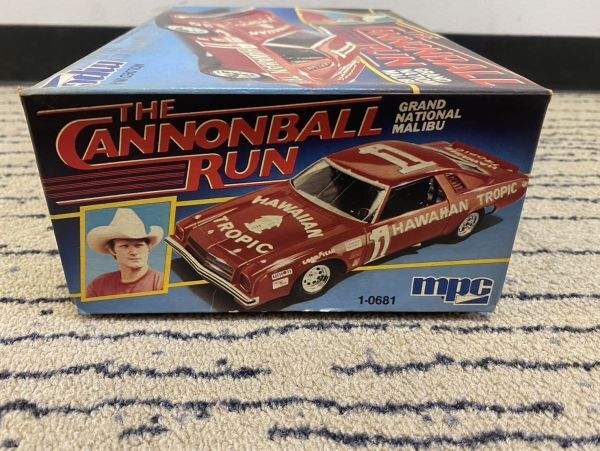 W015-CH3-602 MPC THE CANNONBALL RUN キャノンボール 1-0681 GRAND NATINAL MALIBU シボレー マリブ 1/25スケール プラモデル 車_画像4