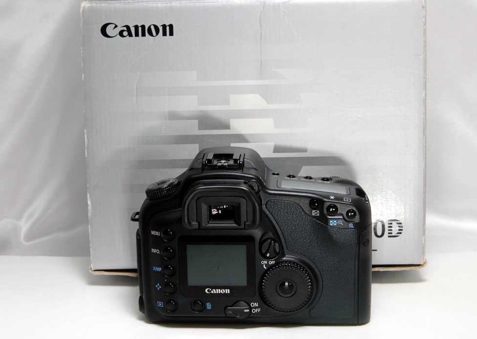 ☆スマホに転送OK♪初心者向き☆超美品♪canon EOS 10D♪元箱や純正付属品多数☆