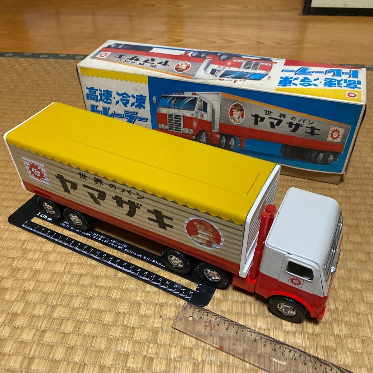 Yahoo!オークション - 世界のパン ヤマザキ トレーラー 大型トラック Yahoo!オークション - 世界のパン ヤマザキ トレーラー 大型トラック