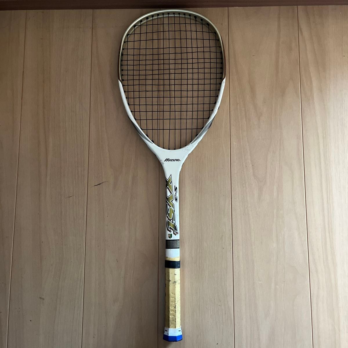 ソフトテニスラケット3本（ゴーセン新品、xyst中古）、ヨネックスレザーグリップ3本、ルーセントテニスラケットケースセット 