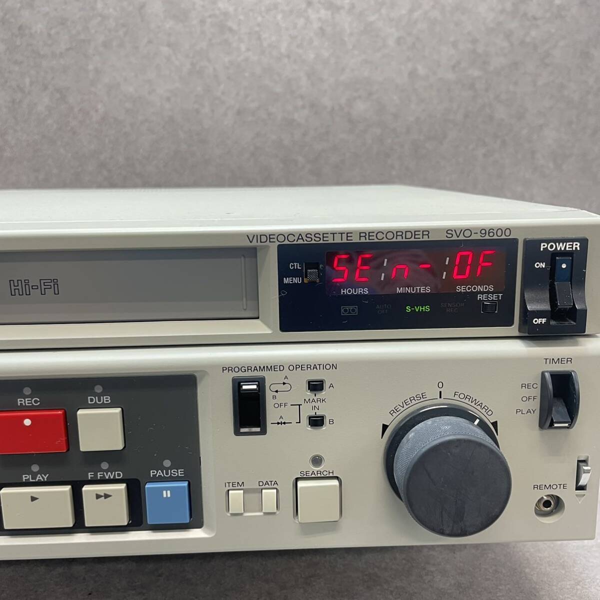 Y3006★SONY SVO-9600.ビデオカセットレコーダー S-VHS 業務用 ソニー 通電のみ確認　現状品_画像3