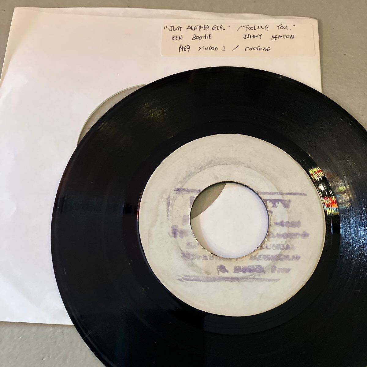 1968 COXSONE BLANK JA KEN BOOTHE - JUST ANOTHER GIRL c/w JIMMY NEWTON - FOOLING YOU /VG + 光沢も残っており概ね良好なコンディションの画像1