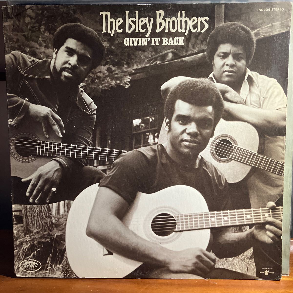 US ORIGINAL THE ISLEY BROTHERS-GIVIN\'N IT BACK (T-NECK)TNS3008 STEREO 見開けジャケット/ VG〜VG +/コンディション概ね良好です！