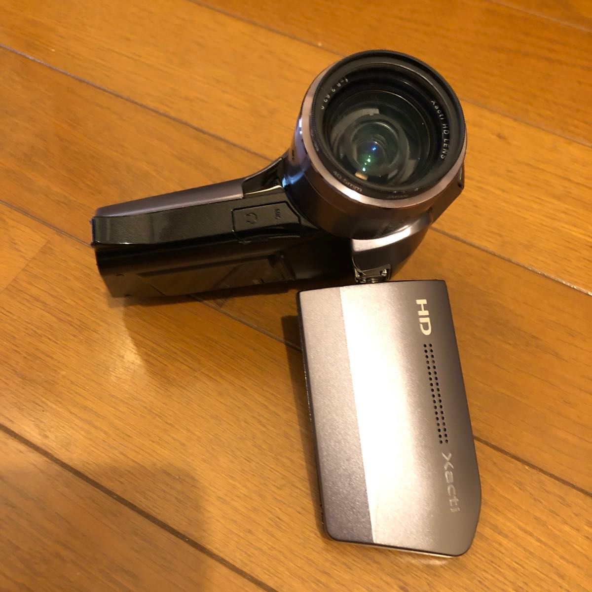 付属品多数  SANYO フルハイビジョン デジタルムービーカメラ Xacti (ザクティ)  DMX-HD1010 USED