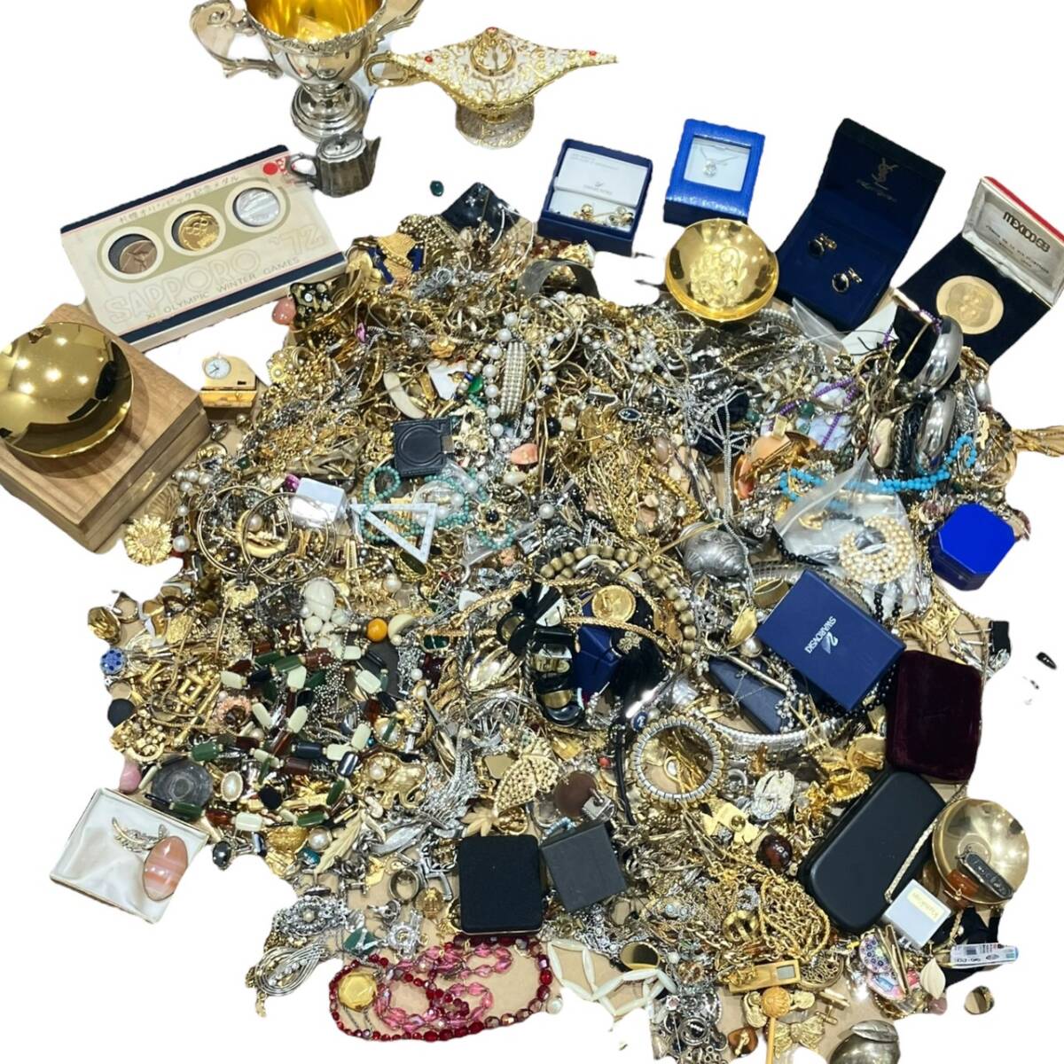 超大量 ブランド アクセサリー カメオ フェイクパール ゴールドカラー silver 925 宝石 おまとめセット 10kg越えの画像1