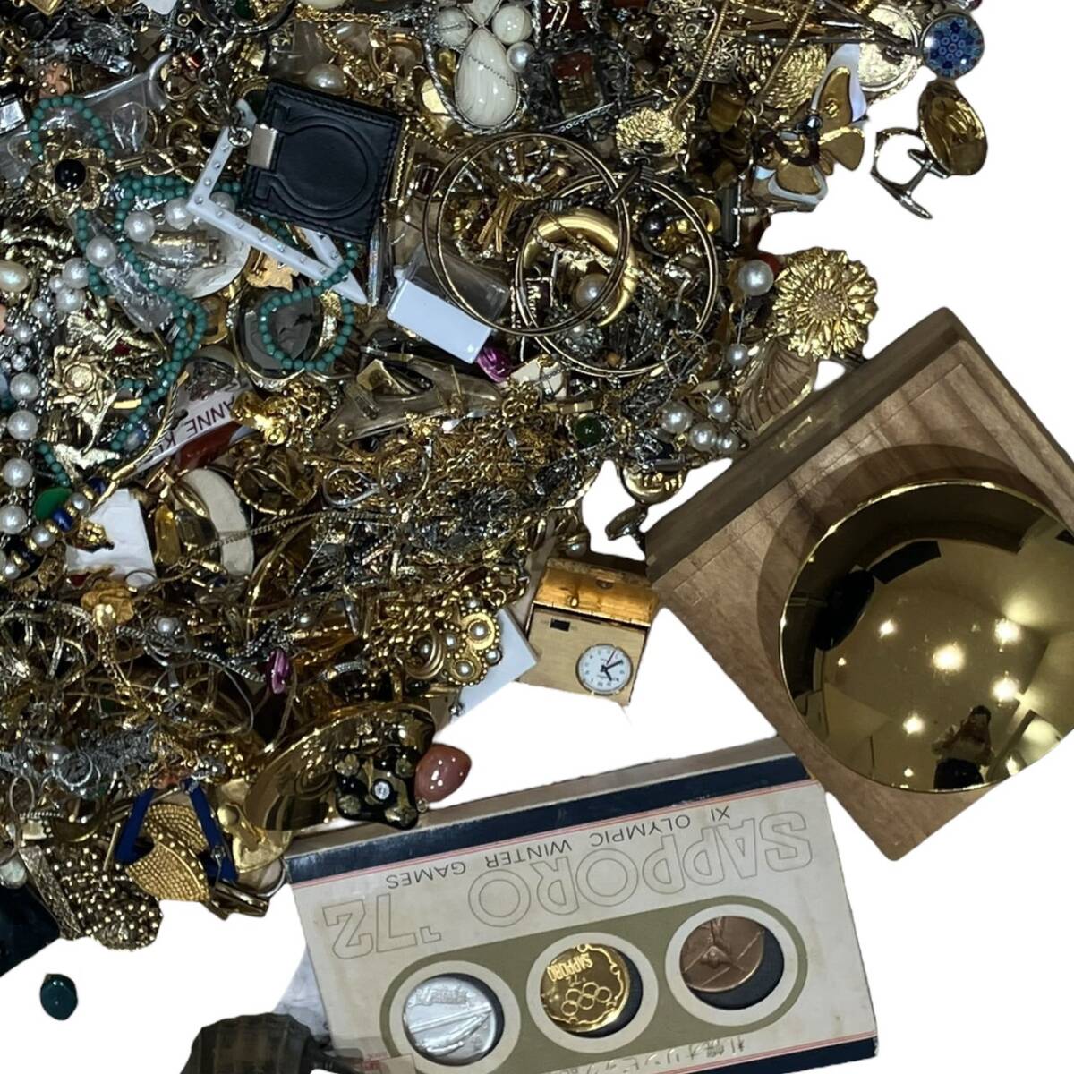 超大量 ブランド アクセサリー カメオ フェイクパール ゴールドカラー silver 925 宝石 おまとめセット 10kg越え_画像7