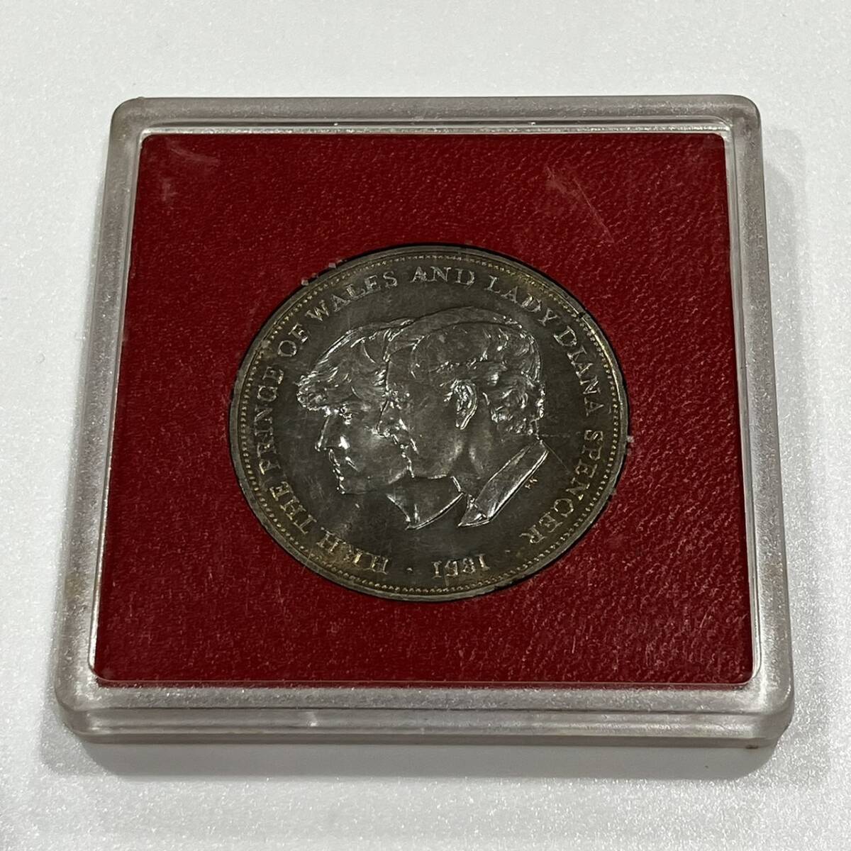 ロイヤルミント Royal Mint 1981年 チャールズ皇太子 ダイアナ妃 御成婚記念コイン 銀貨 約28g 【1枚】_画像2