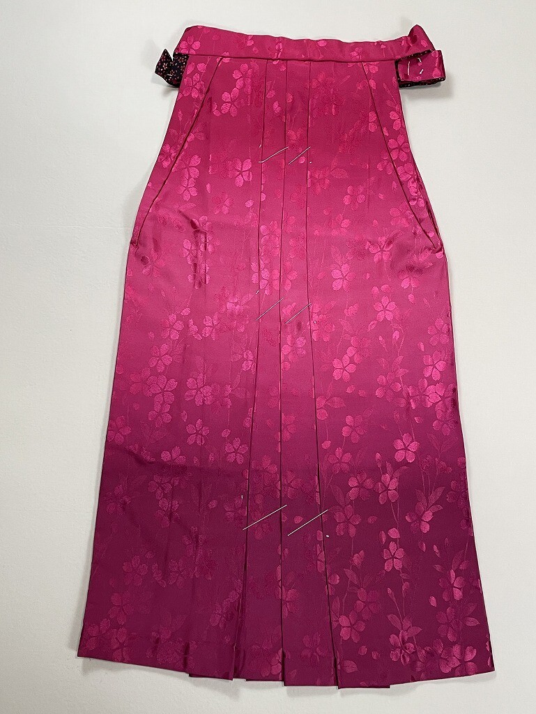 IROHA* hakama *[ta0290] woman hakama * graduation ceremony [ pink ] Sakura [ used ]