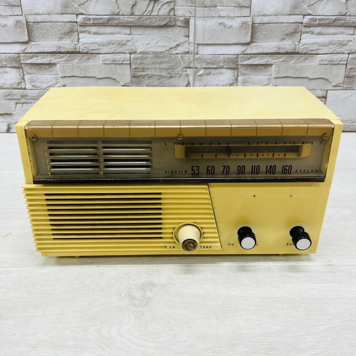 ☆希少・1円〜☆ SANYO RADIO サンヨー ラジオ 5球 真空管ラジオ SS-68 昭和レトロ 当時物 ビンテージ アンティーク レトロ ラジオ(アンティーク)|売買されたオークション情報、Yahoo!オークション(旧ヤフオク!) の商品情報をアーカイブ公開 - オークファン(aucfan.com)