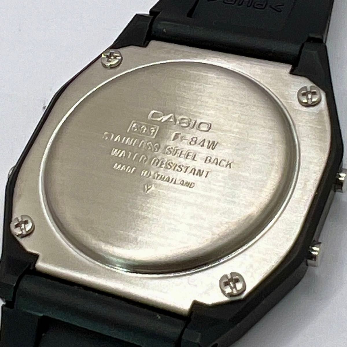 新品 CASIO F-84W デジタル腕時計 カシオコレクション