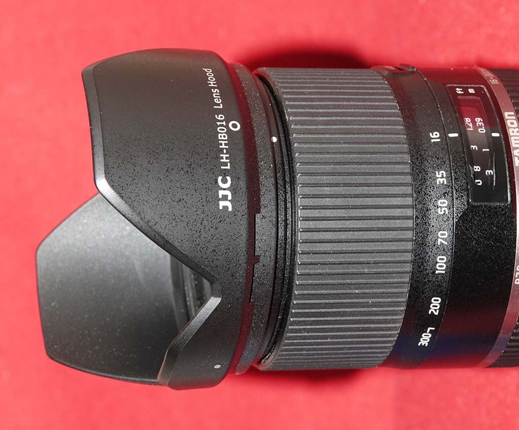 新品　JJC 互換フード　タムロン16-300mm F/3.5-6.3 Di II VC PZD MACRO （Model B016）用_装着例デス