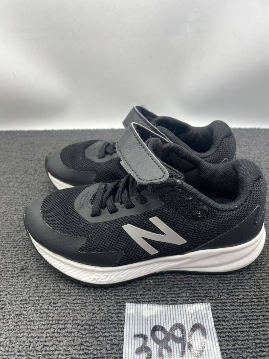 ニューバランス newbalance NB スニーカー 黒 ブラック サイズ17.5cm キッズ kids キッズシューズ 男の子 女の子 ブランド 靴 u3890_画像3